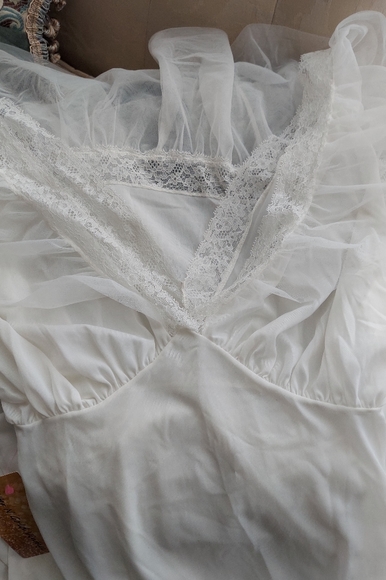 SOLD🤩 Vintage Van Raalte nightgown 50s Hollywood glam - Picture 10 of 14